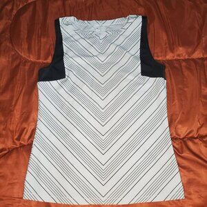 Athleta Women's Size M‎ Rashguard Tank Swim Sleeveless Top Chevron Black White